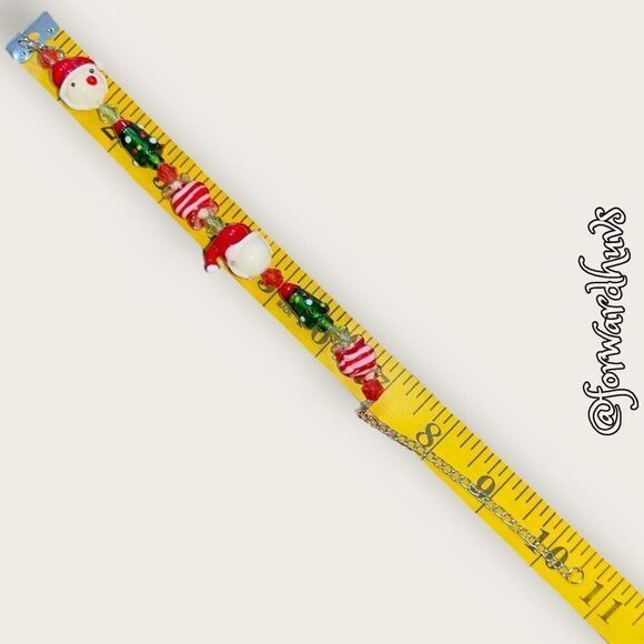 Glass Santa, Tree & Candy Beads On Adjustable Silver Tone Chain Bracelet - Picture 7 of 10